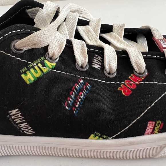 TOMS x Marvel Logos Print TRVL LITE Low Sneakers - Picture 5 of 6